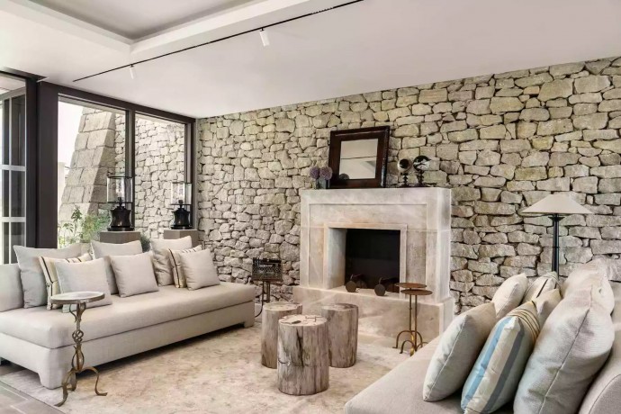 Каменный дом для отдыха в Провансе