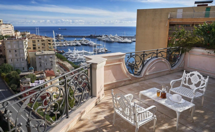 Вилла l'Echauguette с видом на порт в Монако