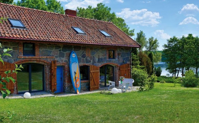 Дом на берегу озера Элк в Польше