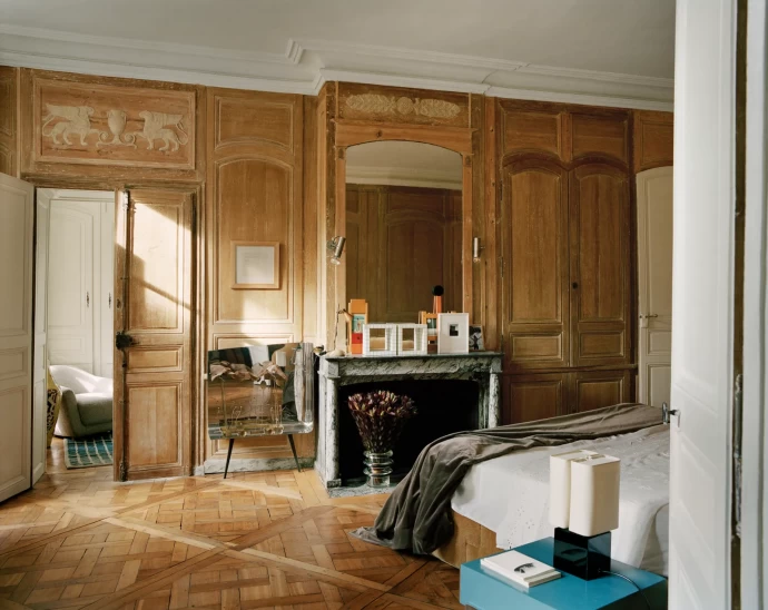 Двухуровневая квартира архитектора Чарльза Зана в Сен-Жермен-де-Пре, Париж