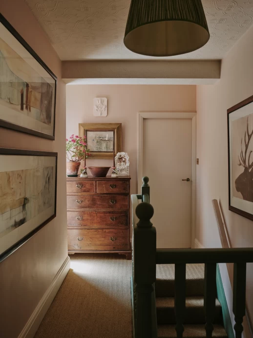 Дом амбассадора лакокрасочного бренда Farrow & Ball Патрика О'Доннелла в Вустершире, Великобритания Дом амбассадора лакокрасочного бренда Farrow & Ball Патрика О'Доннелла в Вустершире, Великобритания