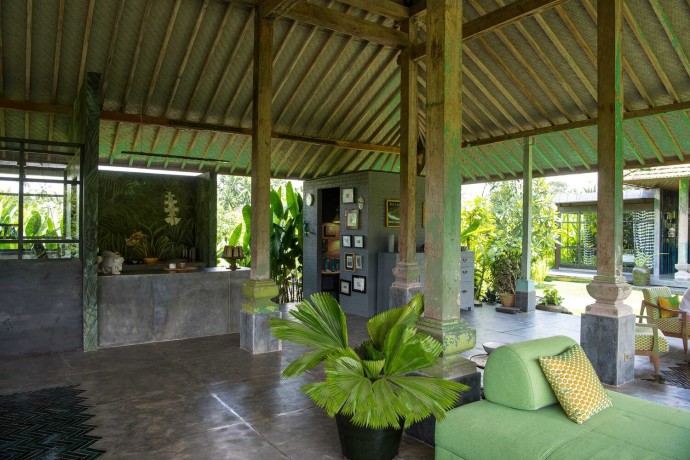 Дом керамистов и основателей Gaya Ceramic and Design Марчелло Массино и Микелы Фоппиани на Бали