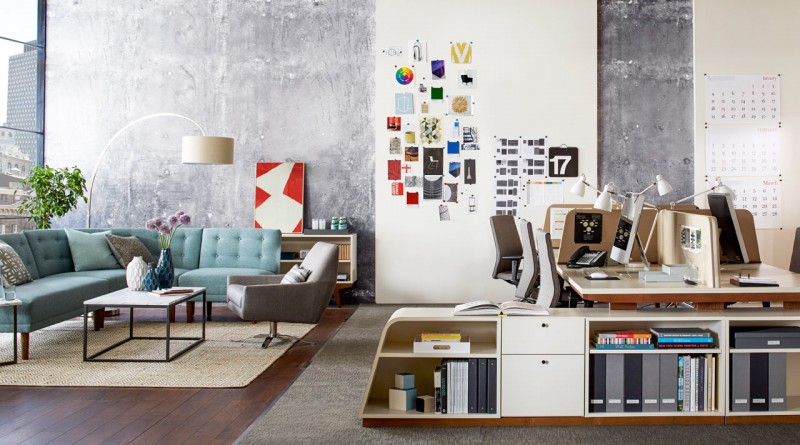 Инсталляции в магазине офисной мебели West Elm