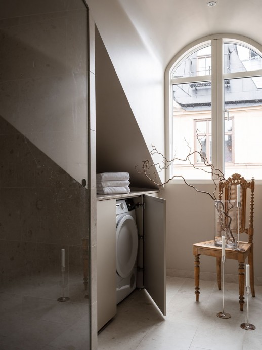 Стильная мансардная квартира под крышей старого дома в Стокгольме Стильная мансардная квартира под крышей старого дома в Стокгольме