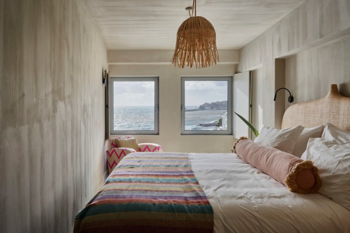 Дом на краю утеса на острове Мадейра, Португалия