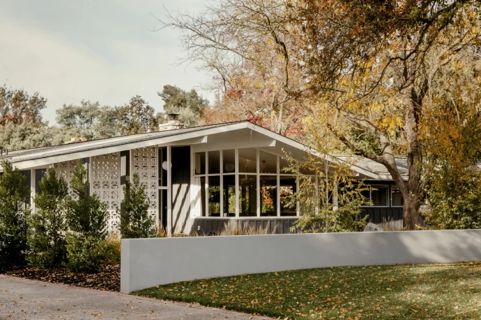 70-летний дом архитектора Джона Паковски в Палм-Спрингс, Калифорния