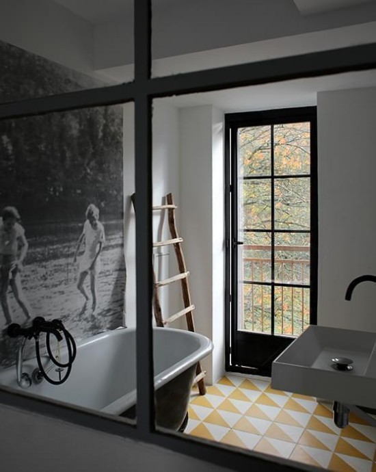 Дом иллюстратора и дизайнера Зои де Лас Касес в Вернёй-сюр-Авр, Франция