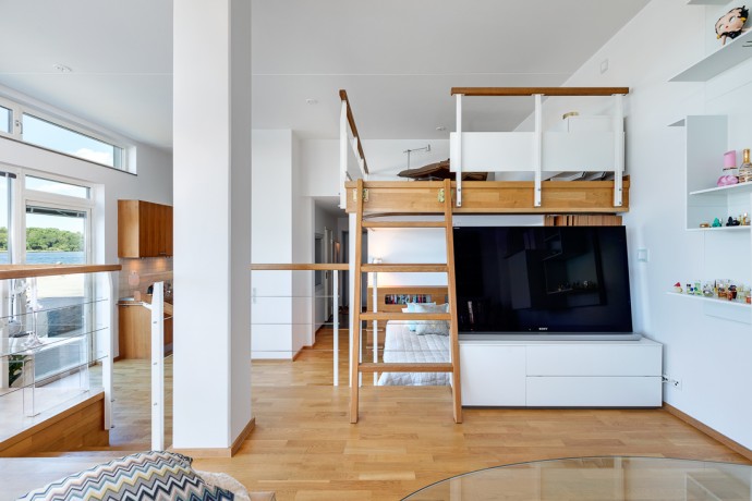 Шведская квартира в доме на набережной (60 м2)