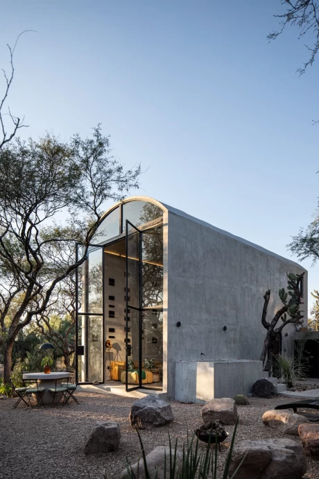 Бетонный дом-лофт в Сан-Мигель-де-Альенде, Мексика