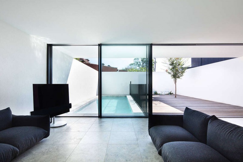 Современный двухэтажный дом в стиле "минимализм"