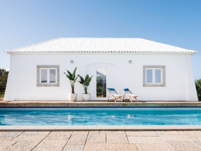 Pool House: дом для отдыха площадью 58 м2 в Португалии