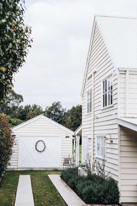 Дом дизайнера Кэролайн и строителя Хилтона Синклер в деревне Берри, Новый Южный Уэльс, Австралия