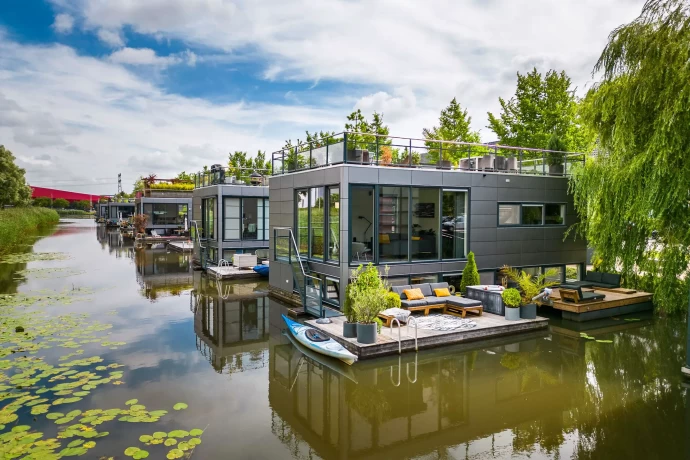 Дом на воде в Утрехте, Нидерланды