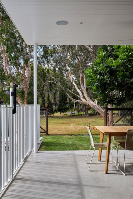 Дом архитектора Чарли Милна в пригороде Брисбена, Австралия