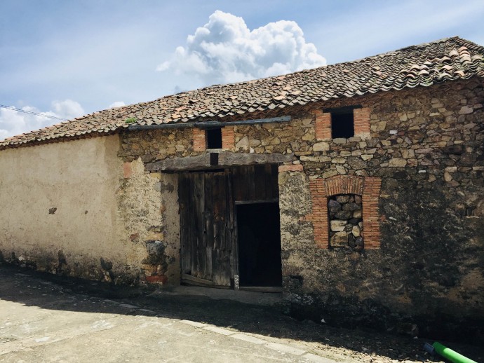 Старинный амбар в испанском регионе Сеговия, превращённый в жилой дом