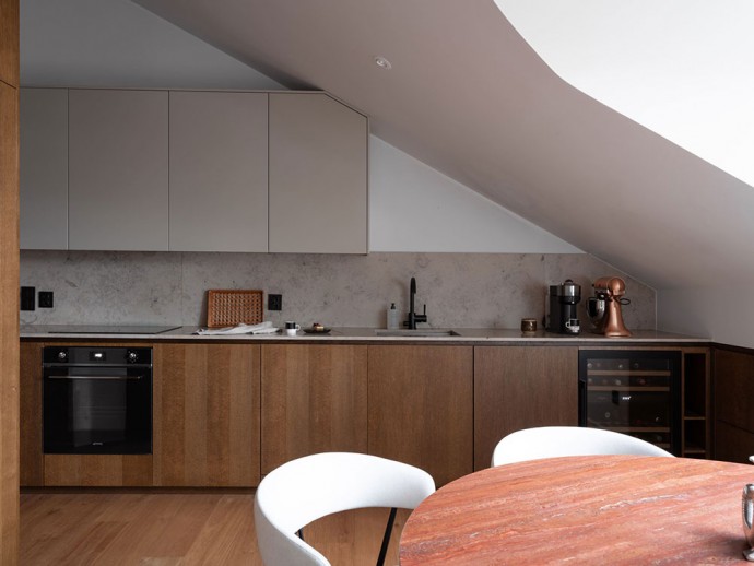 Стильная мансардная квартира под крышей старого дома в Стокгольме Стильная мансардная квартира под крышей старого дома в Стокгольме