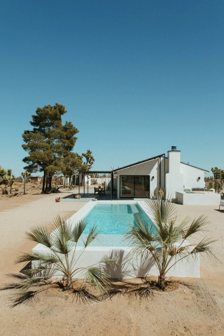 Современный дом в калифорнийской пустыне Юкка-Вэлли