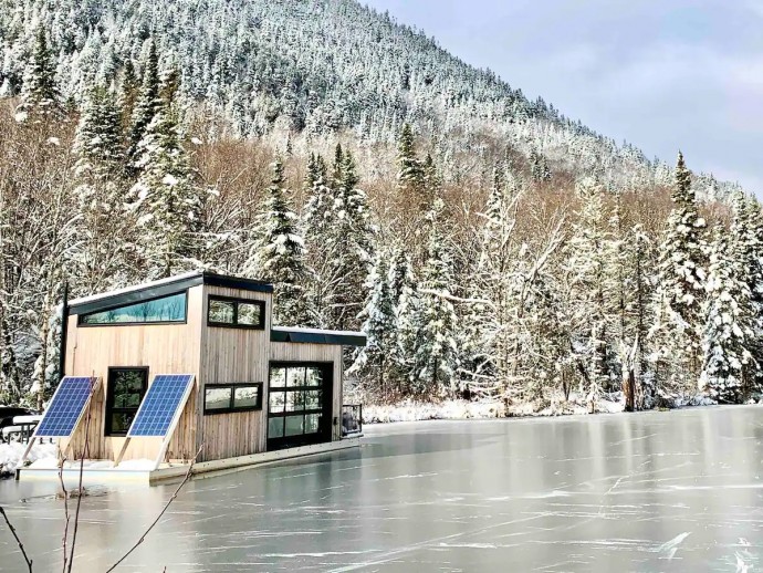 Дом на воде в Квебеке, Канада