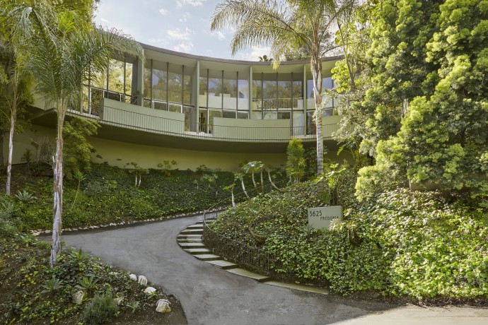 Апартаменты в доме на Голливудских холмах Апартаменты в доме на Голливудских холмах