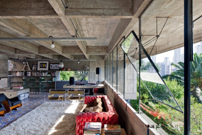 Резиденция бразильского архитектора Паулу Мендеса да Роша в Сан-Паулу