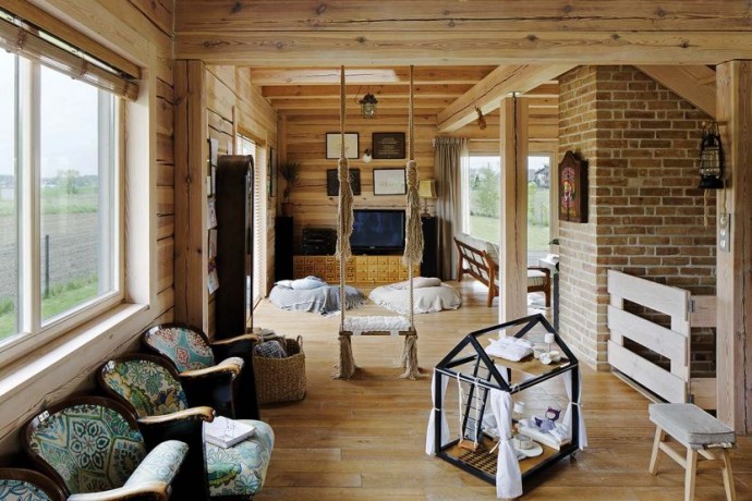 Уютный деревянный дом в польской сельской местности