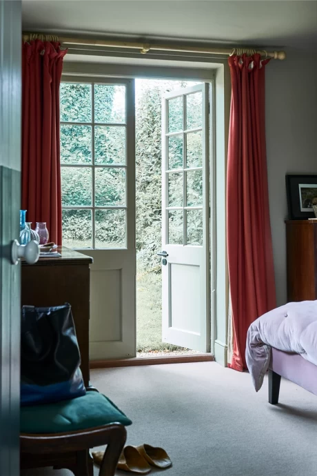 Дом эксперта по цвету лакокрасочного бренда Farrow & Ball Джоа Стадхольм в Сомерсете, Великобритания Дом эксперта по цвету лакокрасочного бренда Farrow & Ball Джоа Стадхольм в Сомерсете, Великобритания