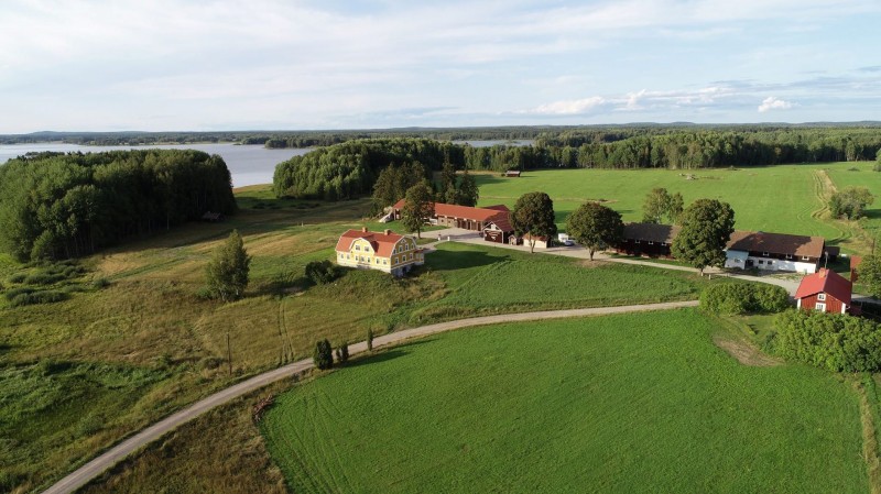 Капитально отремонтированный фермерский дом 1912 года постройки в Швеции