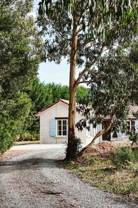 Дом семьи из французской Тулузы в деревушке Трентам, Виктория, Австралия