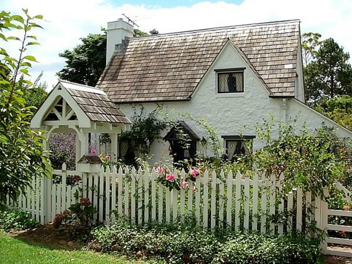 Дом в Квинсленде (Австралия), стилизованный под старинный английский коттедж