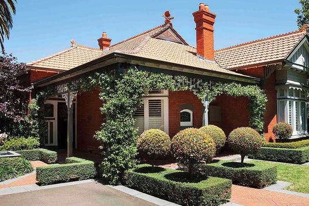 Обновлённый вековой дом в Мельбурне, Австралия