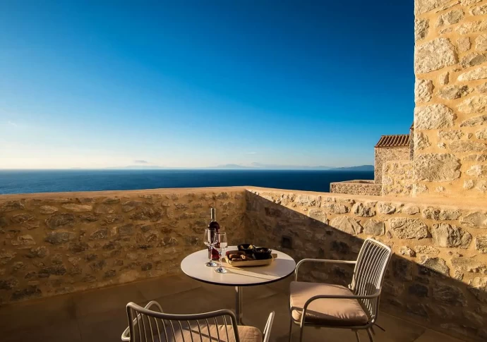 Вилла с видом на Средиземное море в Греции