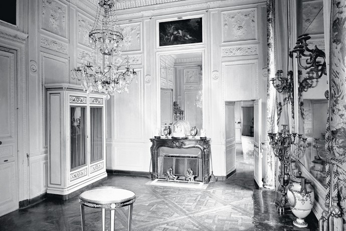 Небольшой дворец Малый Трианон, принадлежавший французской королеве Марии-Антуанетте