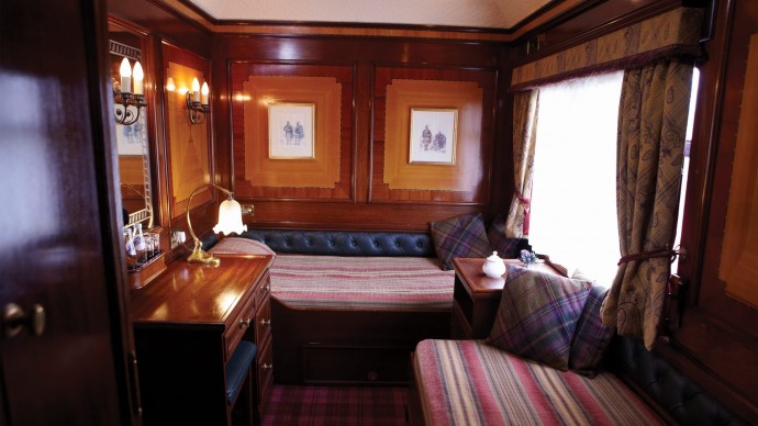 Поезд The Royal Scotsman, принадлежащий компании Orient-Express Hotels и курсирующий по Шотландии