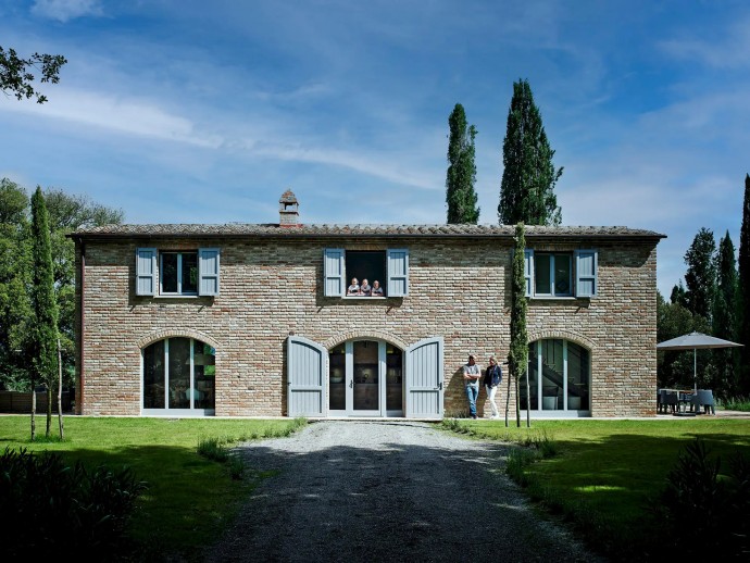 Каменный дом в долине Валь-д’Орча, Италия