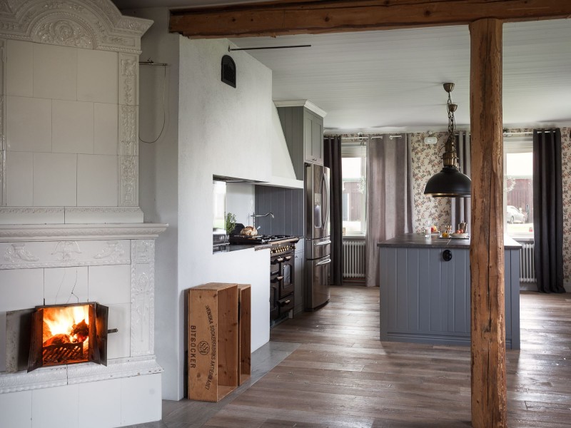 Капитально отремонтированный фермерский дом 1912 года постройки в Швеции