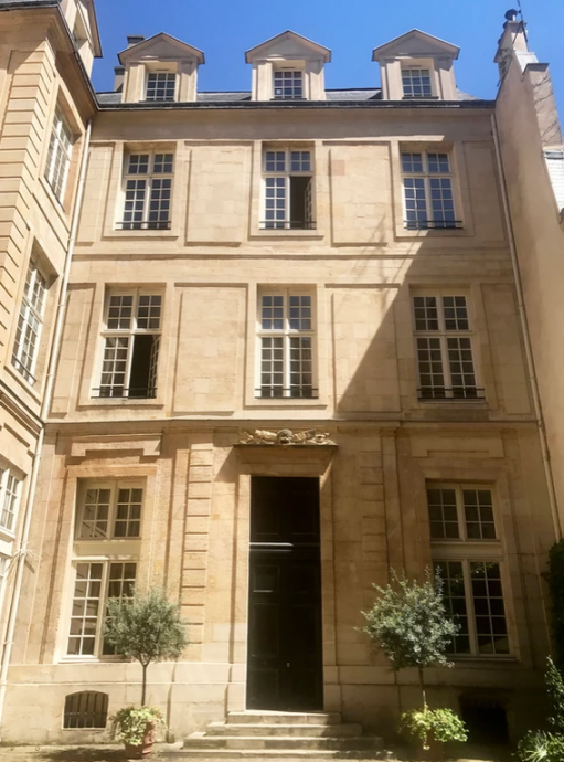 Апартаменты в историческом квартале Парижа Маре