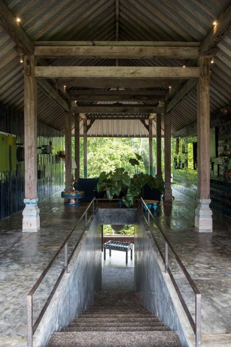 Дом керамистов и основателей Gaya Ceramic and Design Марчелло Массино и Микелы Фоппиани на Бали