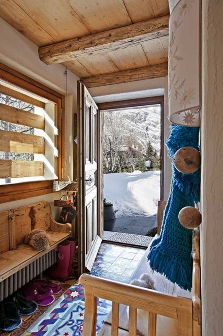 Винтажный интерьер дома с видом на Монблан в итальянской провинции Валле-д’Аоста