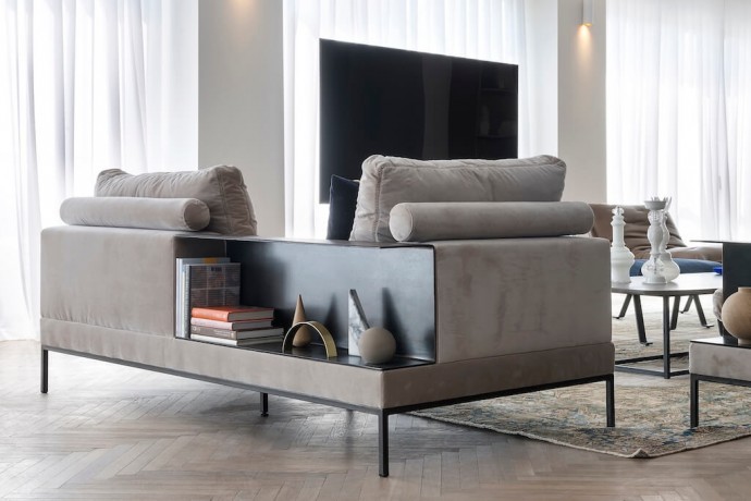 Современная квартира площадью 240 м2