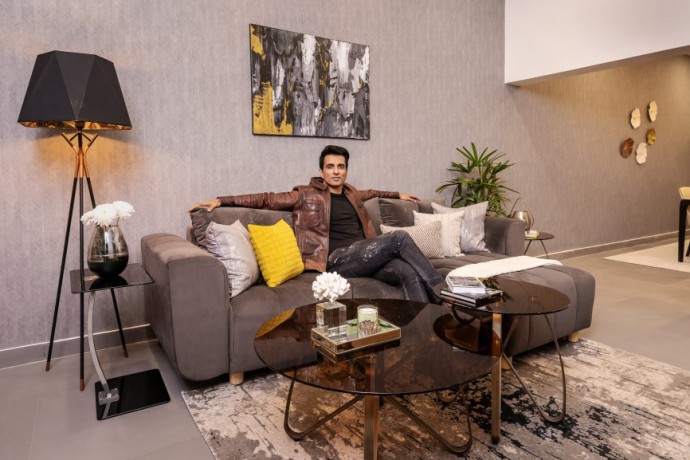 Индийский актер Сону Суд в сотрудничестве с дизайнерами отремонтировал дом своей сестры