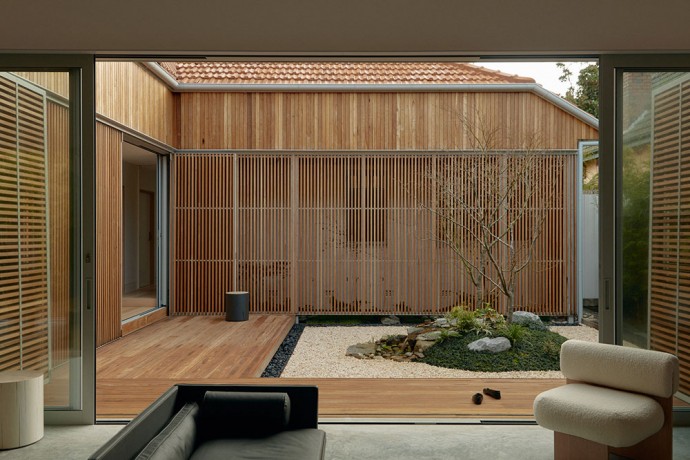 Современный дом П-образной формы в Мельбурне, Австралия