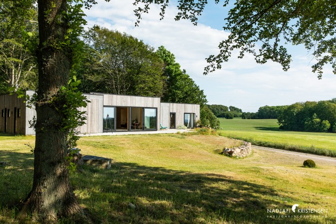 Современный дом площадью 180 м2 в сельской местности Швеции