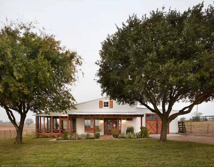Современный фермерский дом в Техасе