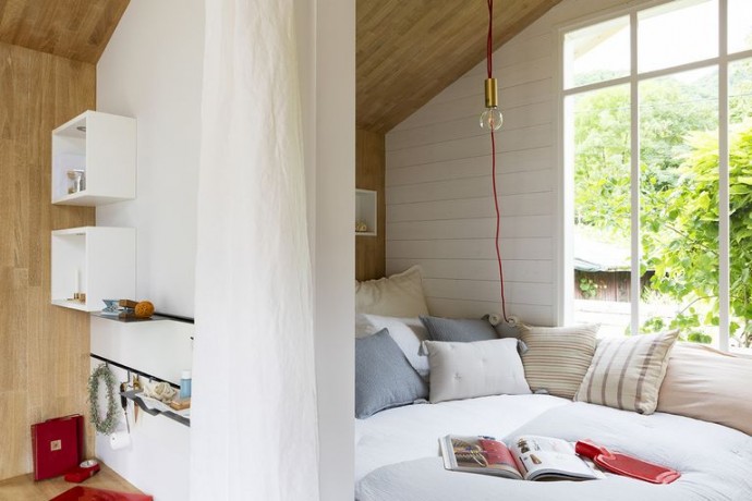 Модель и дизайнер Инес Де ля Фрессанж создала мини-дом совместно с французским брендом Mobalpa