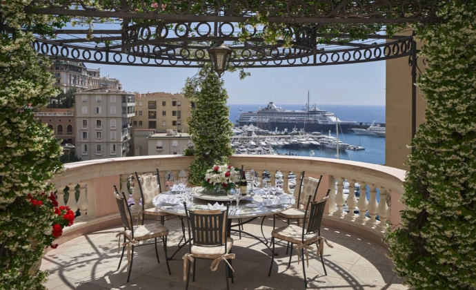 Вилла l'Echauguette с видом на порт в Монако