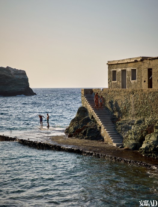 Дом мультимедийного художника Боско Соди и дизайнера Люсии Корредор на греческом острове Фолегандрос