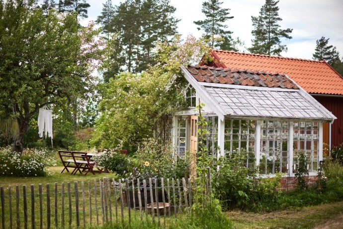Дача флористов Йохана и Малин Мюнтер в шведской провинции Эстергётланд