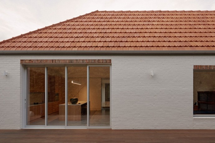 Современный дом П-образной формы в Мельбурне, Австралия