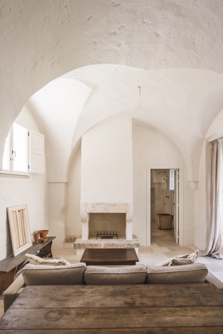 Восстановленное старинное поместье в Апулии, Италия