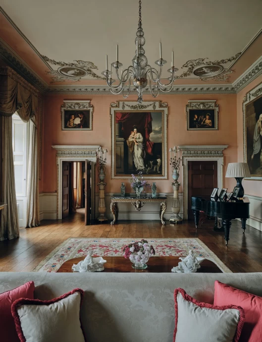 Рэдборн-Холл - загородный дом XVIII века, резиденция семьи Чандос-Поул в Рэдборне, Великобритания